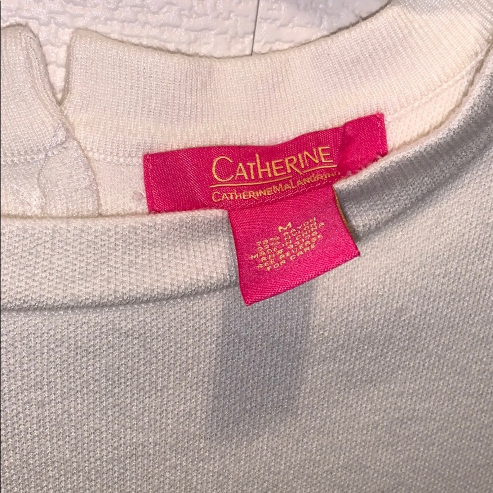 Beautiful White Rear Button Sweater - Picture 2 of 3